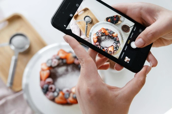 The Psychology Behind Why Food Photos Can Cause Anxiety